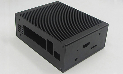 鋁型材運用在控制器電源外殼上的優(yōu)勢有哪些？